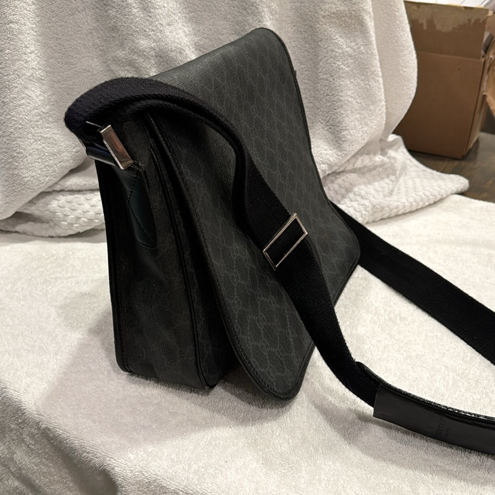 Gucci Black Messenger Bag - Picture 2 of 12